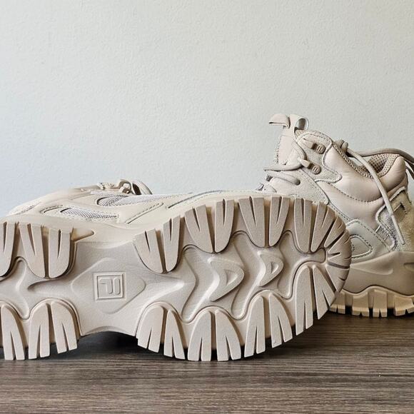 Fila Women's Ray Tracer 2 Mid Top Sneakers Size 8 NWT - Picture 6 of 7